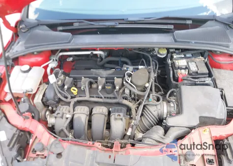 2015 Ford Focus Se z USA, uszkodzony, nr VIN 1FADP3F2XFL237938